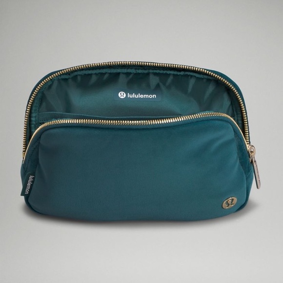 NWT lululemon everywhere belt bag Green Jasper/Gold with Tags - Picture 4 of 5